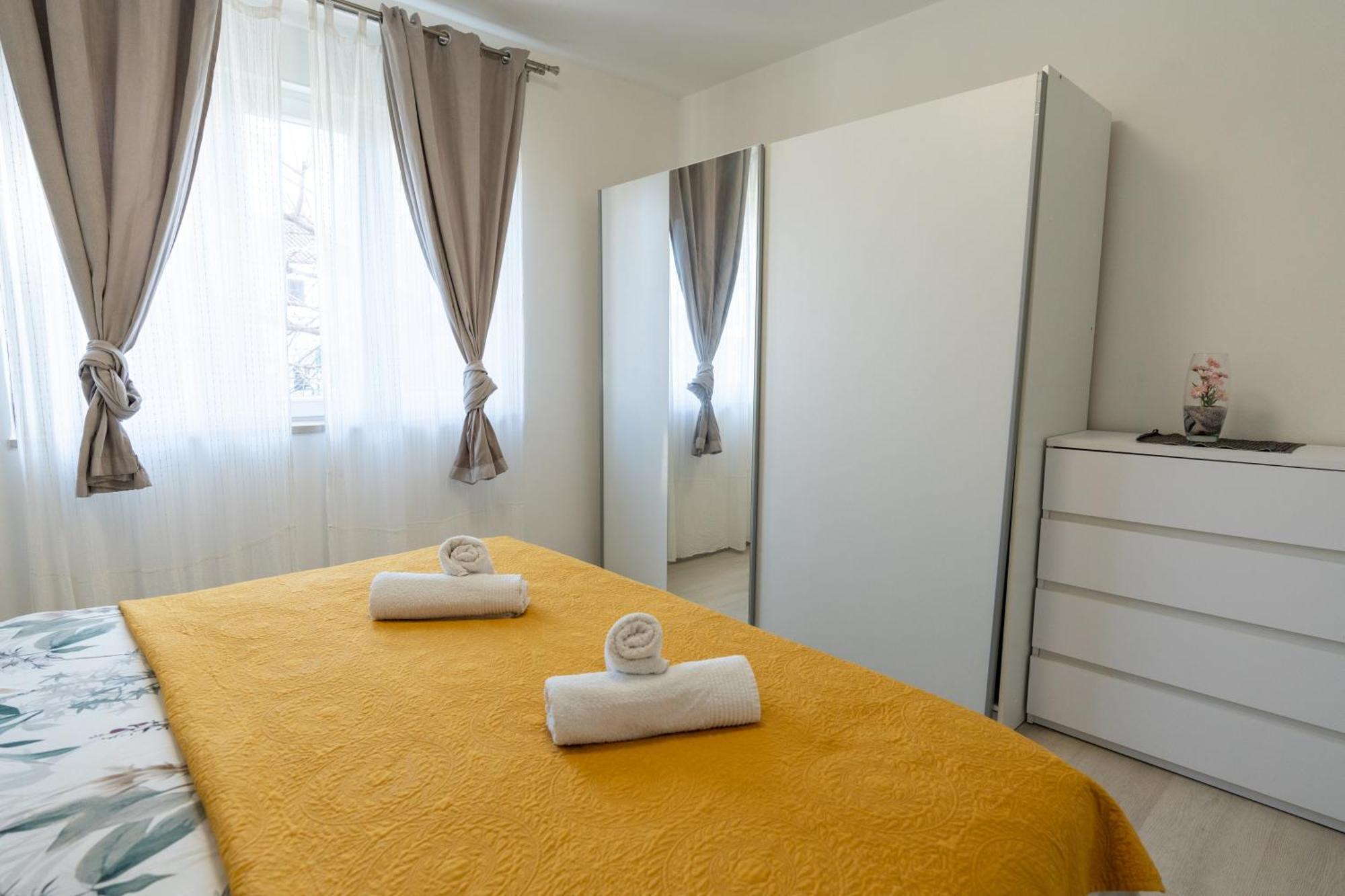 Two-Bedroom Apartment Rea In Rovinj Exterior photo