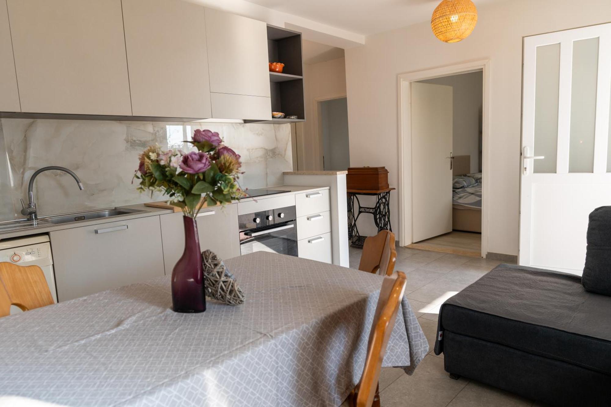 Two-Bedroom Apartment Rea In Rovinj Exterior photo